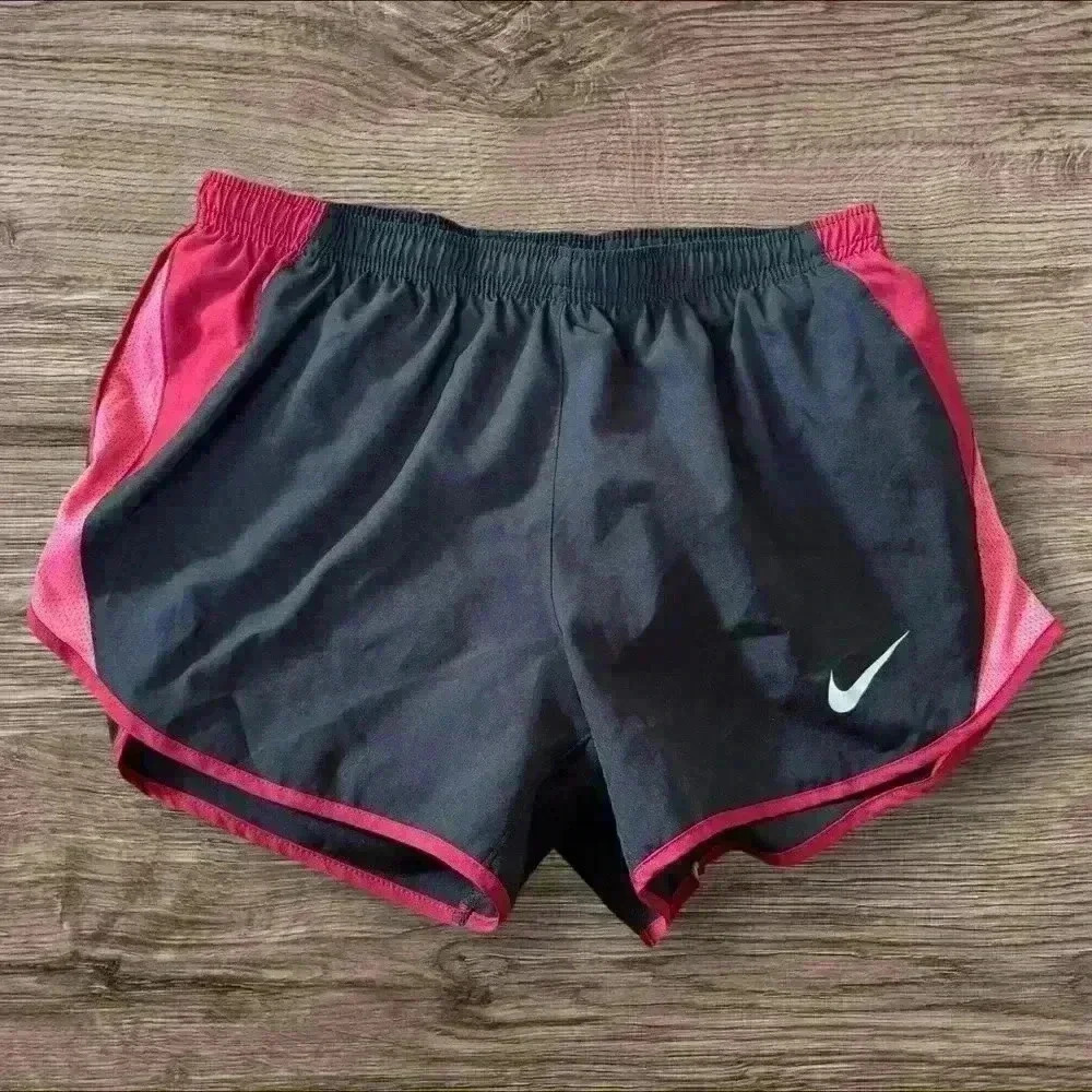 Women’s Nike tempo running shorts size XS
